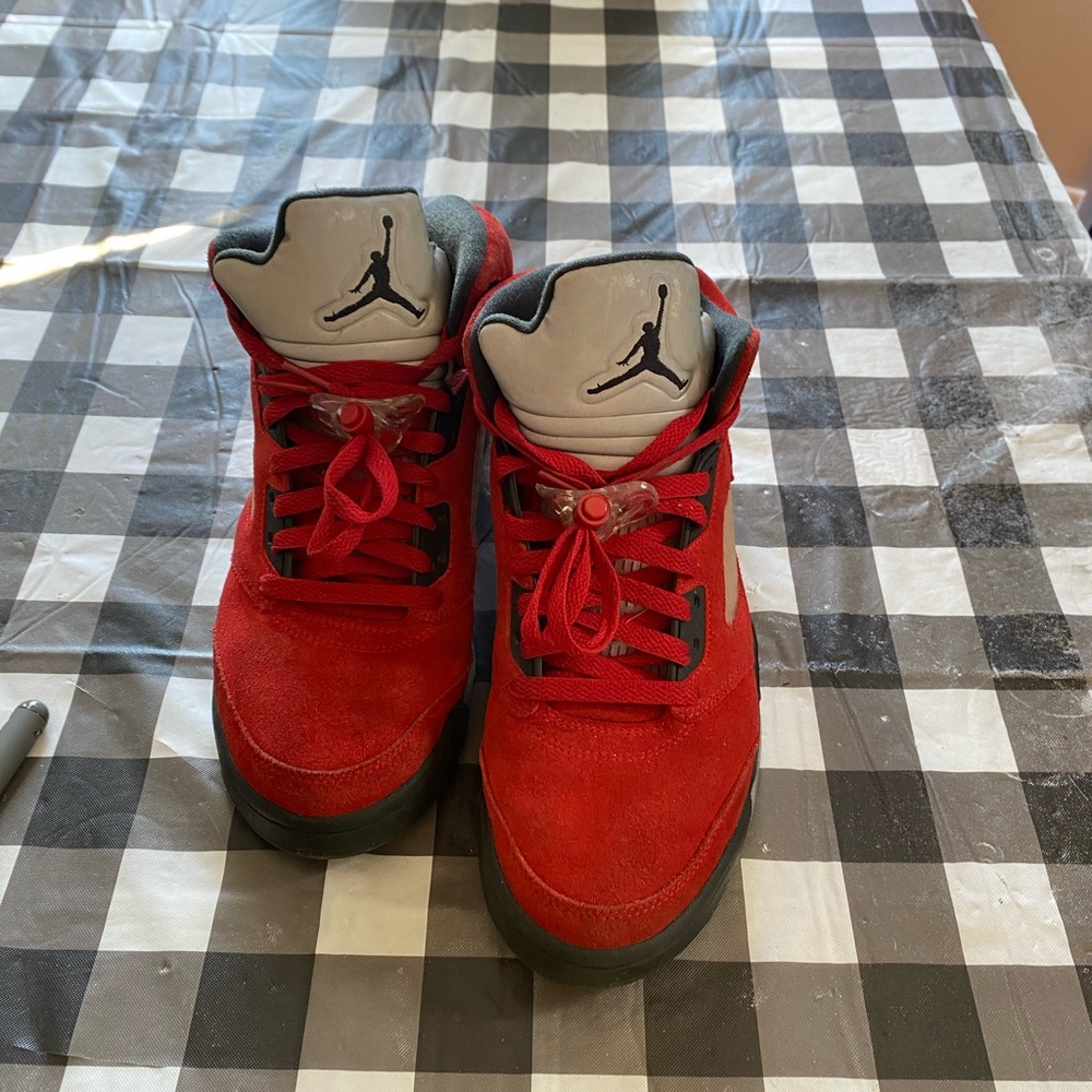 Raging bulls size 9
